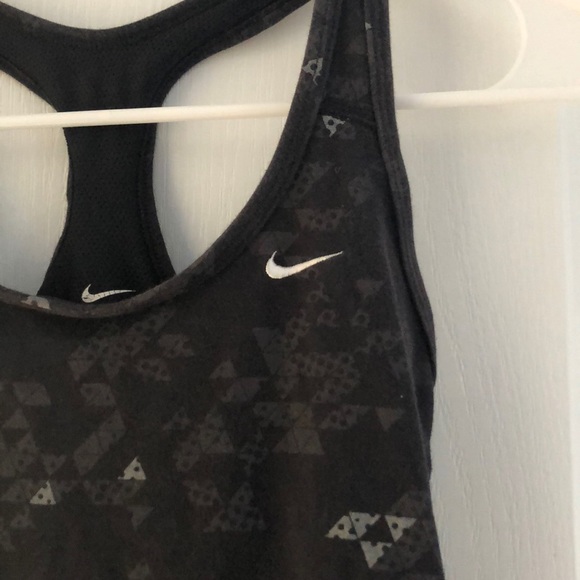 🔹NIKE🔹 Black Workout Tank with Built In Bra - Picture 2 of 4